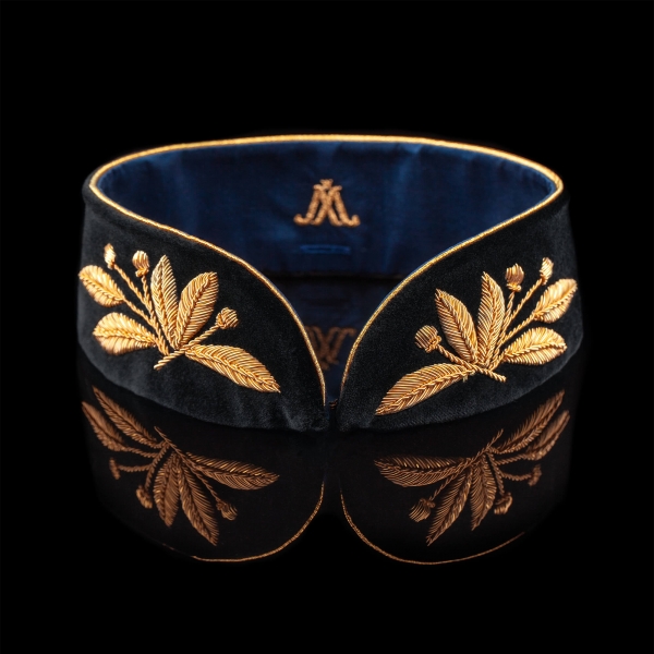 Mpereur detachable Goldwork embroidery collar with Laurel branch pattern in gold and black velvet
