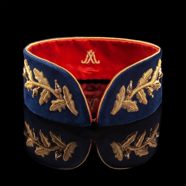 Mpereur detachable Goldwork embroidery collar with Oak branch pattern in gold and blue velvet