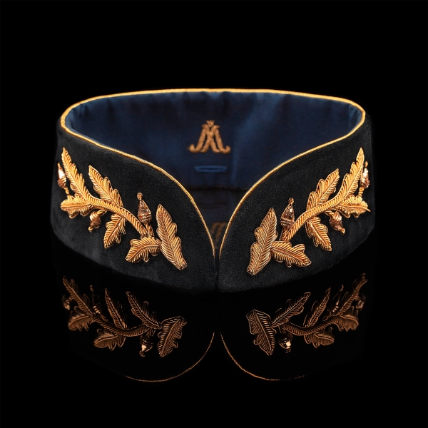 Mpereur detachable Goldwork embroidery collar with Oak branch pattern in gold and black velvet